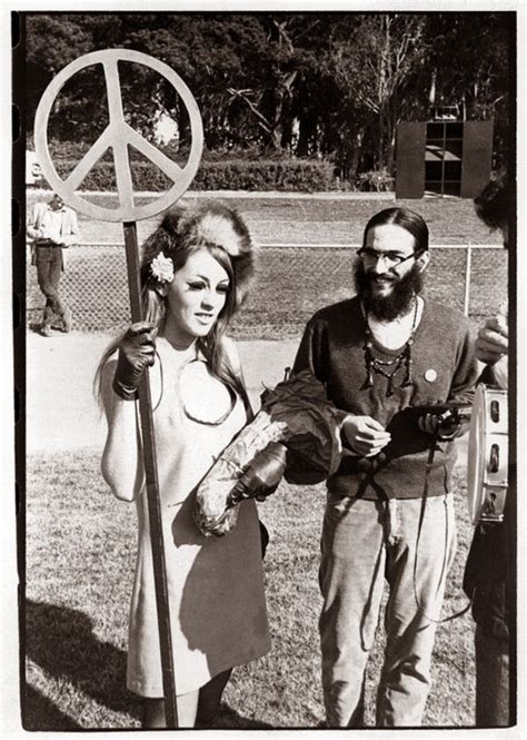 These Vintage Photographs Of San Francisco Hippies In 1966