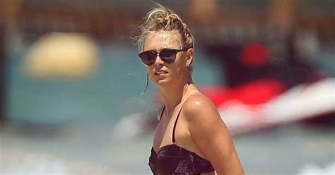 Maria Sharapova In A Black Bikini On The Beaches Of Cancun In