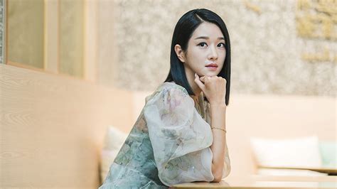 Jewellery Seo Yeji Wore In Its Okay To Not Be Okay Her World Singapore