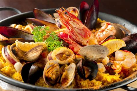 La cocina madrileña es una de las más conocidas de nuestro país. Los 10 platos tradicionales de la cocina española - Cocina ...