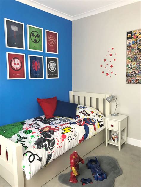 Decorating boys' bedroom may be considered more modest rather than girls' bedroom. Boy's Marvel Avengers themed bedroom | Décoration maison ...