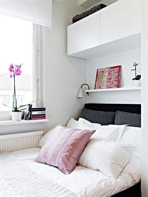One of the very best bed solutions for small spaces is the daybed. 40+ Cool Tiny Bedrooms Design Ideas With Huge Style | Small room bedroom, Tiny bedroom, Small ...