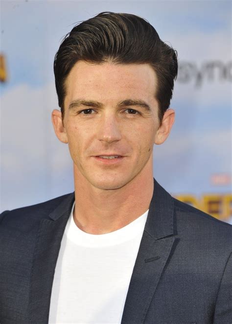 Leave it all to me (icarly theme song). Drake Bell Picture 40 - Los Angeles Premiere of Spider-Man: Homecoming