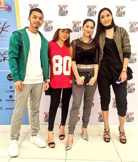 Dapatkan berita harian dan jgn lupa utk mengundi @anzalna_nasir utk abph nnt ya , dalam kategori pelakon tv wanita popular ! Anak Che Ta Jatuh Cintan Dengan Adik Anzalna Nasir Ke Tu ...