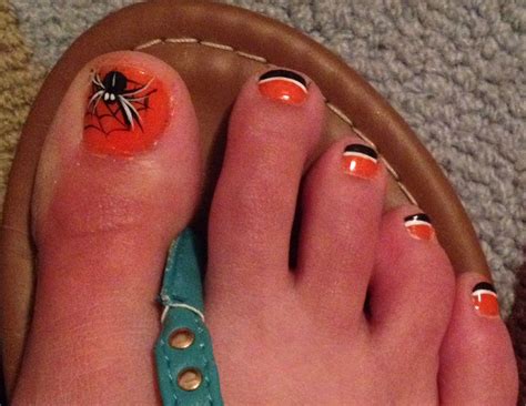Pin By Miranda Rue On Toe Nail Art Halloween Toe Nails Pedicure Nail