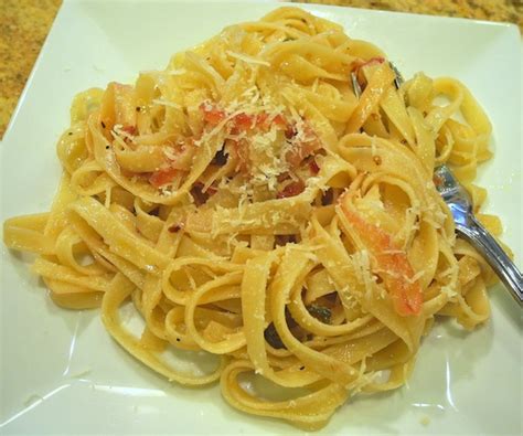 Le fettuccine al limone infatti sono un primo piatto diverso dal solito e allo stesso tempo particolarmente invitante. Fettuccine al Limone | La Cucina Grandinetti