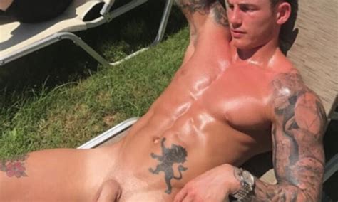 Men Sunbathing Nude Xxgasm