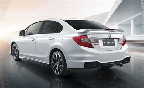 It is available in 5 colors, 3 variants, 2 engine, and 1 transmissions option: 2014 Honda Civic facelift introduced in Thailand ...