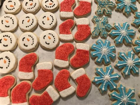 It has the most delicious taste and texture and makes decorating sugar cookies fun and simple. Royal Icing (with Meringue Powder) | Recipe Cloud App