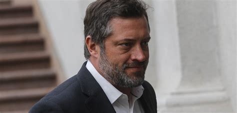 Rincón deja como un chanta a sebastián sichel «en 7 años pasó de sichel con sus caretas intento salir jugando con frases como «me encanta la pregunta» al más puro. Ministro Sichel aclaró monto del bono anunciado por Piñera ...