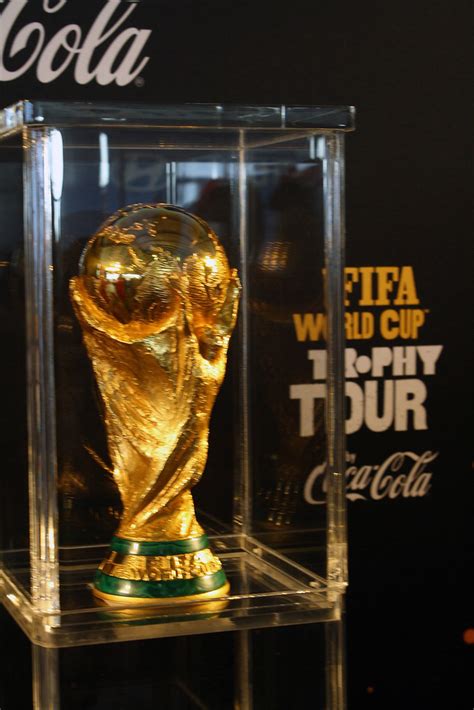 Fifa World Cup Trophy Made Of 18 Carat Gold With A Malachi Flickr