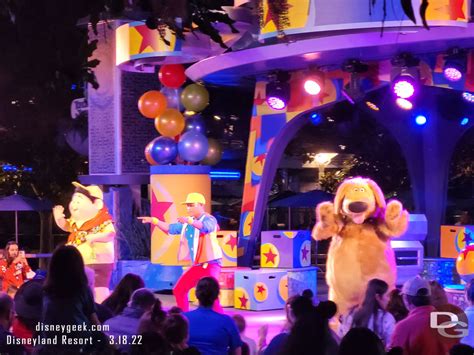Pictures Pixar Pals Dance Party Tomorrowland Terrace The Geeks