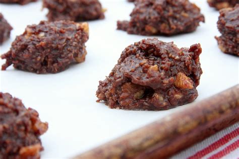 These dairy free sugar cookies are perfect for cookie cutters! Gluten Free No Bake Cookies | GlutenFreeFix