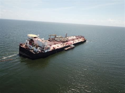 Stranded Oil Tanker Carrying 80 Million Gallons Of Oil Threatens Paria Gulf