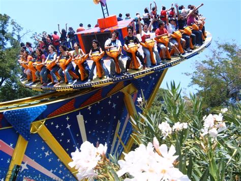 Since 1978 fantasilandia has been the largest amusement park in santiago, with worldclass attractions for everyone, including kids, families and thrill rides along with dining options that serve. Fantasilandia - Este Verano