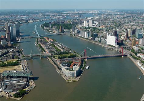 Rotterdamse Haven Vanuit De Lucht Strak Overzichtelijk En Georganiseerd Binnenvaartkrant