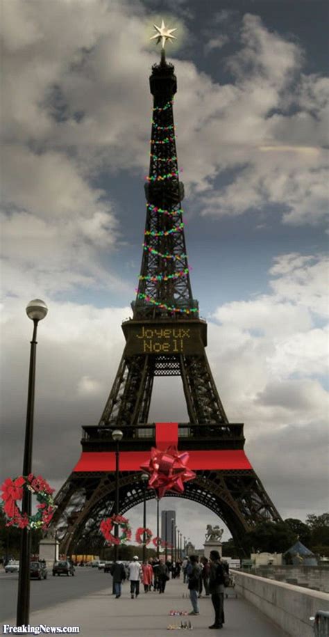 Via Freaking News Eiffel Tower Christmas In Paris Tower