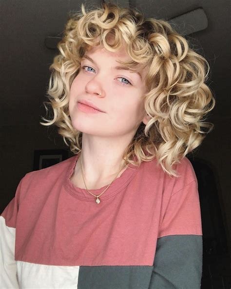 23 Curly Short Hair Blonde Aaylazhakir