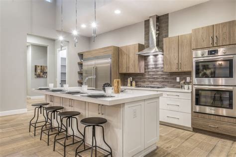 Check spelling or type a new query. 25 Elegant Kitchens Without Windows (Pictures)