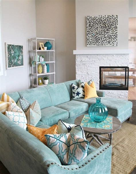Best Ideas To Decorate Your Living Room With Turquoise Accents 68