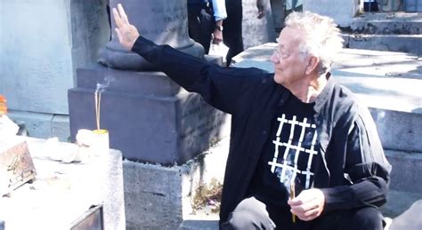 Ray Manzarek And Robby Krieger At Jim Morrisons Grave On 3rd July 2011