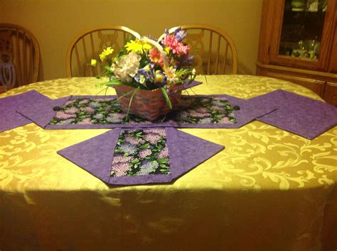 10 Minute Table Runner And Placemats My Quilting Projects Pinterest Sewing Ideas