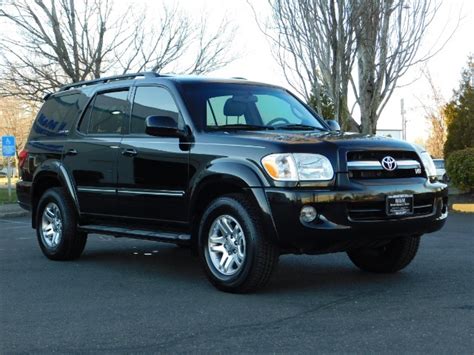 2006 toyota sequoia sr5 4wd. 2006 Toyota Sequoia LIMITED 4X4 V8 / 3RD SEATS / NAVi / DVD / LEATHER
