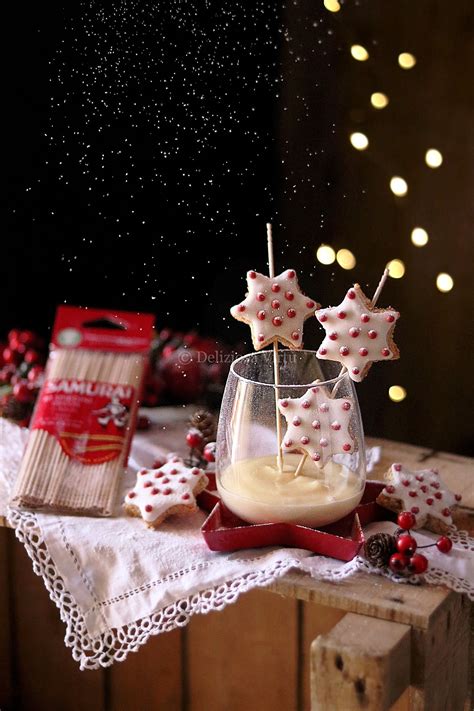 Macinare finemente le nocciole e mescolarle alla farina (potete usare anche altre farine), allo zucchero, al cacao e al sale. Biscotti morbidi alle mandorle e nocciole con chantilly al ...