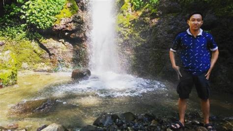 Air terjun sri gethuk merupakan tempat wisata air terjun yang menjadi destinasi wisata yang berada di desa wisata bleberan, dengan terdapat bebatuan yang tersusun rapi alami serta air sungai yang begitu bening dengan keindahan alam yang menjadi daya tarik para wisatawan. Air Terjun Grenjengan Pacet - Tiket Masuk dan Lokasi - JadwalTravel.com