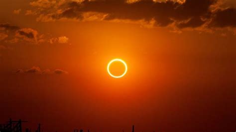 Sigue En Vivo El Eclipse Solar Que Oscurecerá A México Vía Tres