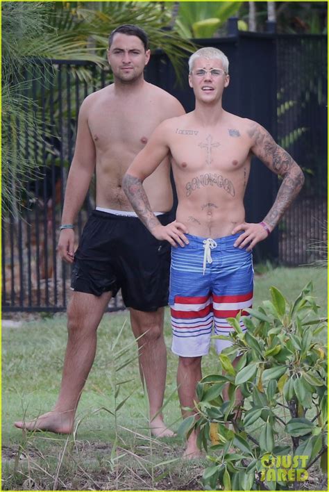 Justin Bieber Goes Shirtless On An Island In Australia Photo Justin Bieber Shirtless