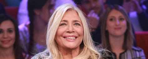Paolo capponi, figlio di mara venier e dello scomparso attore pier paolo, non compare spesso sotto i riflettori. Mara Venier di nuovo nonna: è nato Claudio, figlio di ...