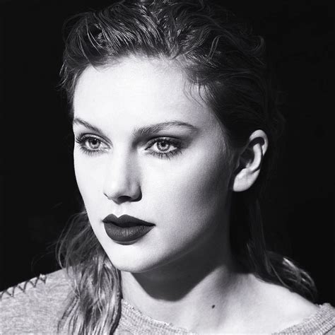 Tswify13 taylor swift black and white dimensions: Taylor Swift Proves She Is The Artist Of A Generation With ...