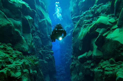 Go Snorkelling In Iceland The Only Place Where You Can Swim Between Tectonic Plates The