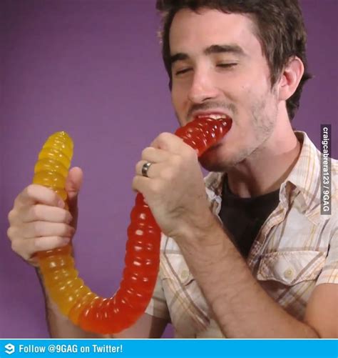 dit is de grootste gummy worm ter wereld otosection