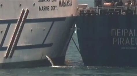 Kapal Pemerintah Malaysia Vs Kapal Niaga Yunani Tabrakan Di Perairan