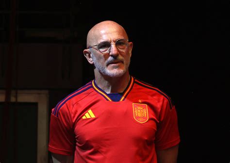 Spain men's coach dodges questions about women's team scandal | Reuters