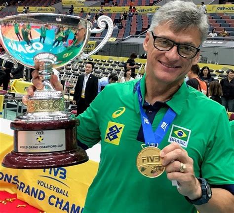 Jun 13, 2021 · renan dal zotto, técnico da seleção, tem alta após 36 dias internado renan e bernardinho foram companheiros de seleção na conquista da prata das olimpíadas de los angeles, em 1984. Renan Dal Zotto