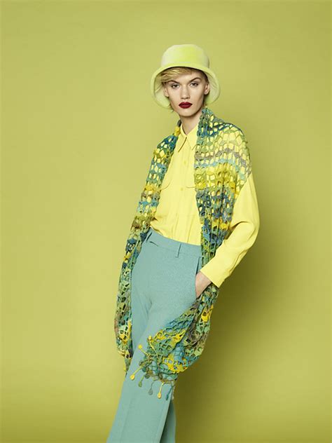 There are so many cute knitting patterns for plush animals, but almost none of them are beginner this little kitty is here to change that! KNIT THE CAT 11 von Schoppel | Schoppel-Magazin ansehen