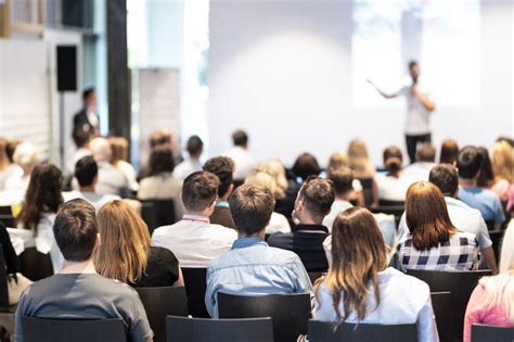 Normalerweise wird die pressekonferenz von der geschäftsleitung des. Pressekonferenz - MittelstandsWiki
