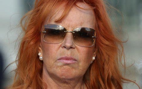 Marcela holanová was born on june 10, 1951 in prague, czechoslovakia. "Marcela Holanová není v pořádku": Po několika písničkách ...