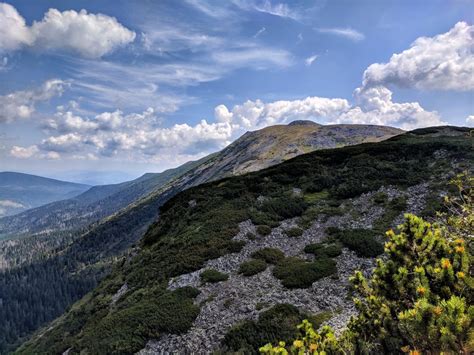 Babia Góra czerwonym szlakiem z Przełęczy Krowiarki TraveloveLove