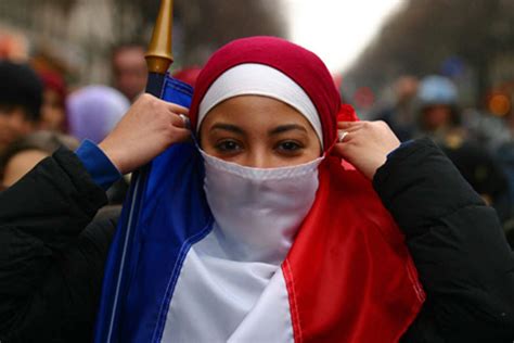 France Les Musulmans En Croisade Contre La Haine Et La B Tise