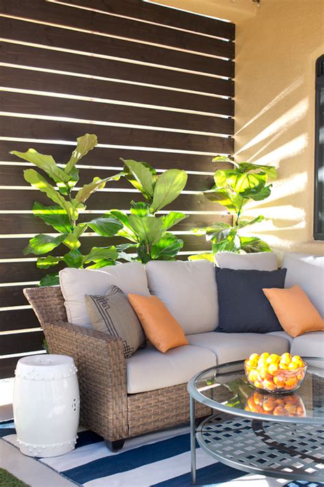 How To Customize Your Outdoor Areas With Privacy Screens