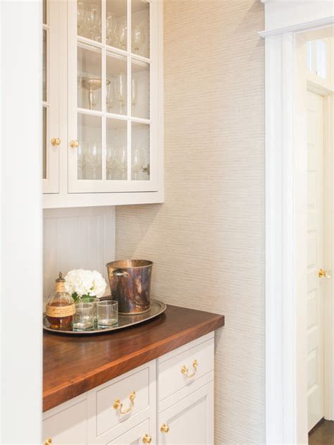 Popular white kitchen cabinets gleam with pizzazz, do you agree? Gold Hardware | Houzz