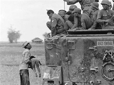 30 Historical Images Of The Vietnam War Page 27 True Activist