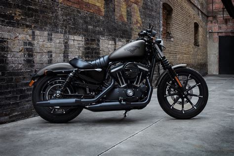 If you want an aggressive. Harley Davidson Iron 883 | Moto | Sportster - Andar de Moto