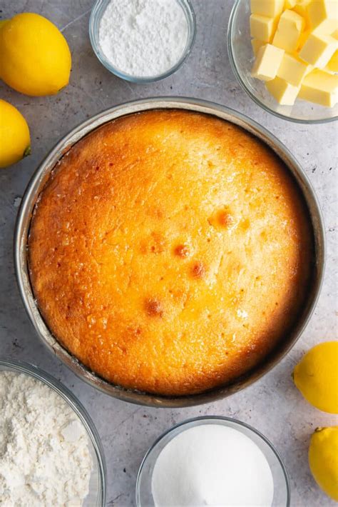 The Worlds Best Lemon Drizzle Cake Recipe