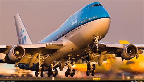 Boeing 747 Background