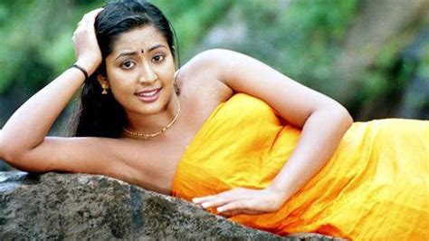 Best Hot Navel Pics Of Malayalam Actress And Hot Photos